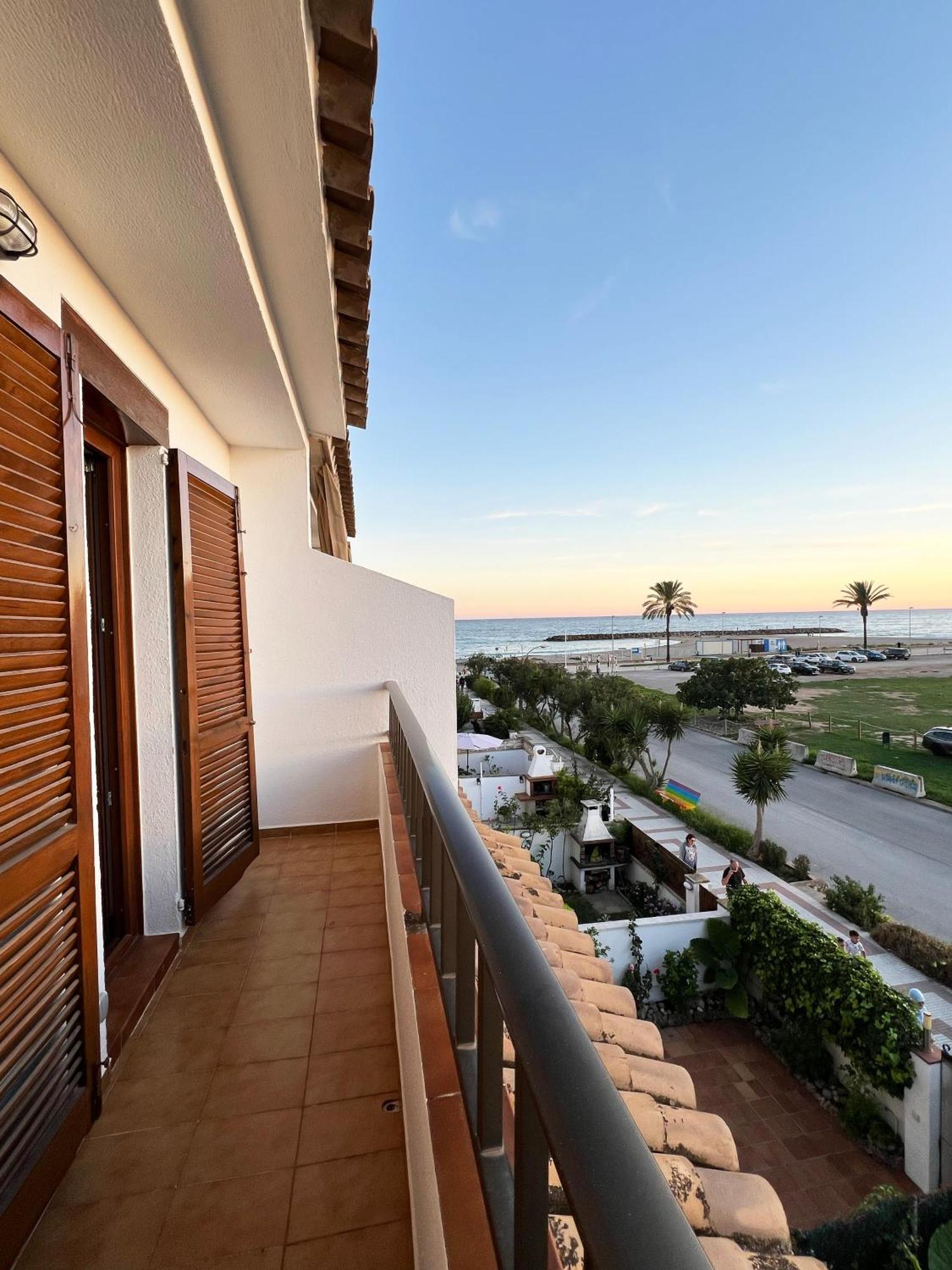 Espectacular Sunny House In The Beach Cunit Esterno foto